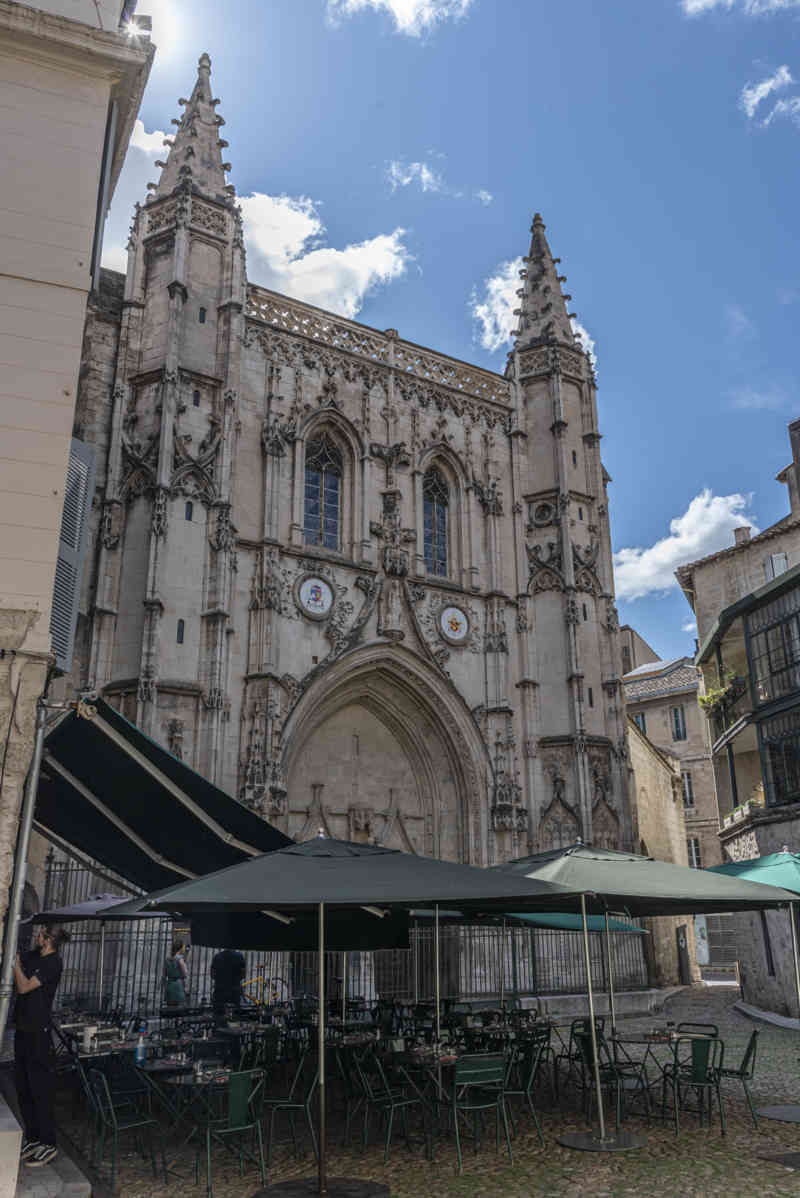 Francia - Avignon 062 - basílica de Saint-Pierre.jpg
